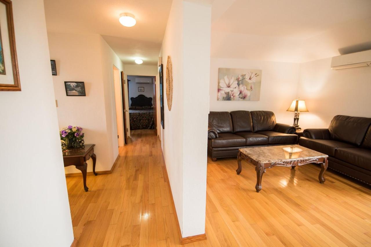 Windsong Guest Apartments ペムブローク教区 エクステリア 写真